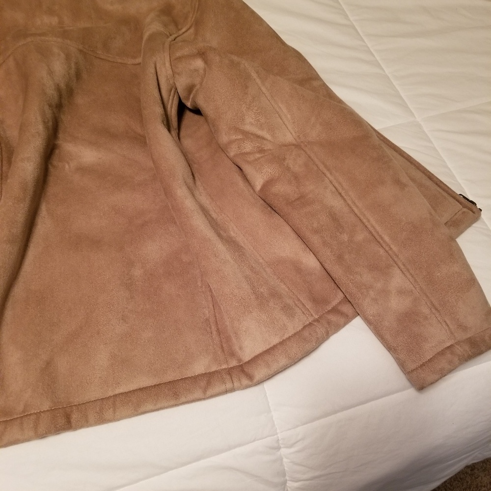 Coat - Picture 4 of 8